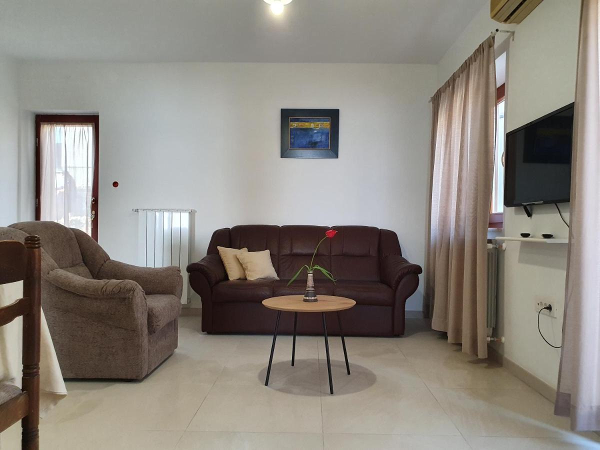 Rosa Apartment